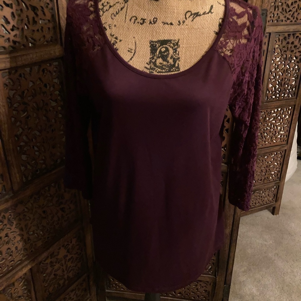 Long sleeve lace shirt